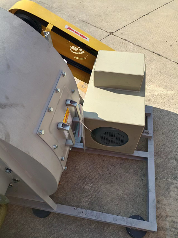 碳鋼材質(zhì)風(fēng)機(jī)15KW-5.jpg
